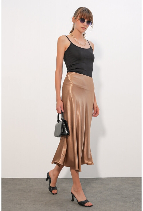 15806 Satin Skirt