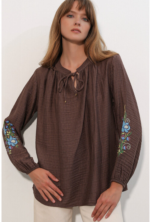 Kadın Nakışlı Oversize Bluz 1000