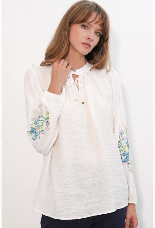 Kadın Nakışlı Oversize Bluz 1000