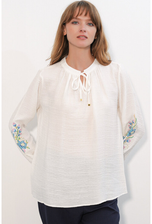 Kadın Nakışlı Oversize Bluz 1000