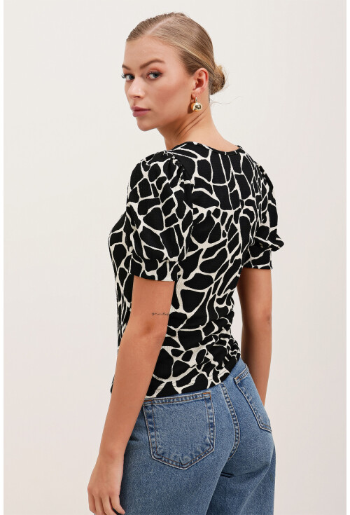 0409 Square Neck Knit Blouse