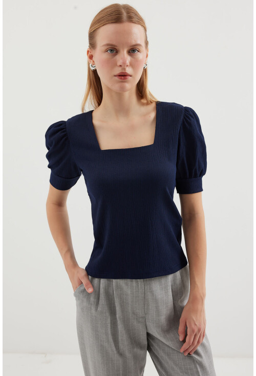 0409 Kare Yaka Örme Bluz