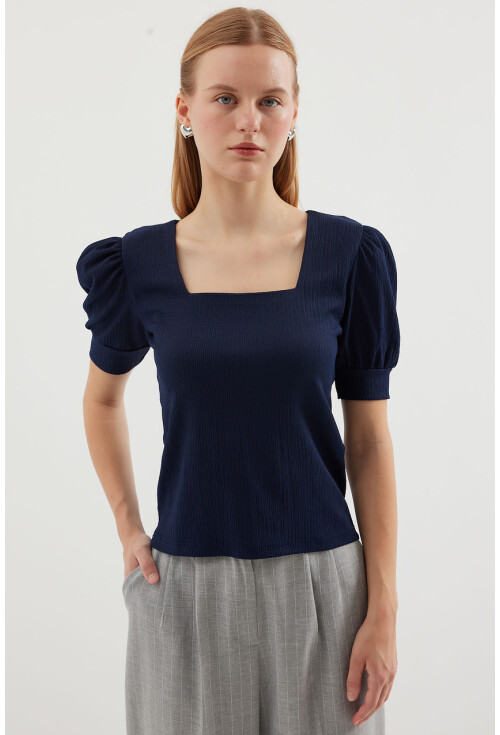 0409 Kare Yaka Örme Bluz