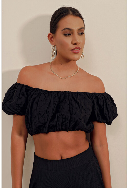 0481 Eyelet Strapless Blouse