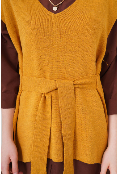 15760 Knit Vest With Belt
