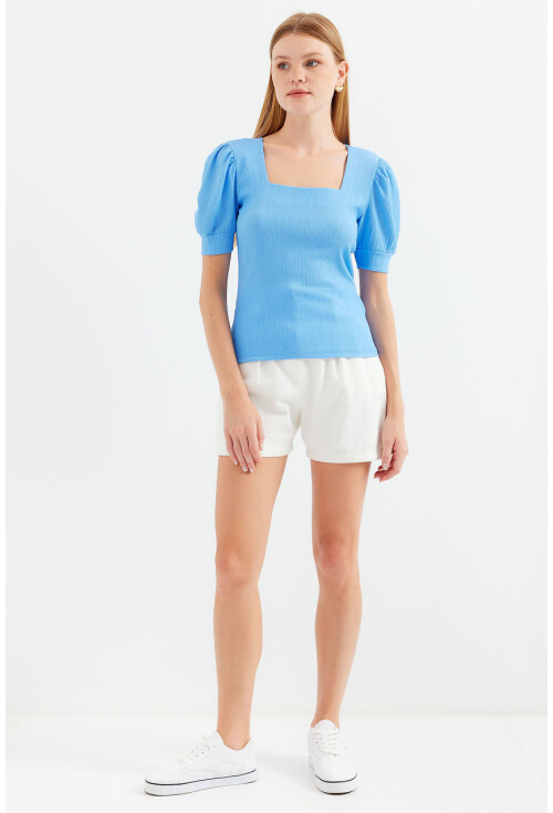 0409 Kare Yaka Örme Bluz