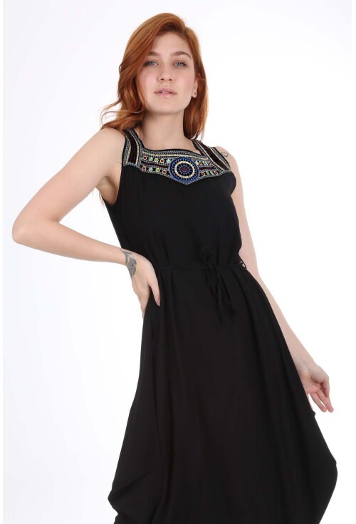 1512 Dress With Embroidered Front