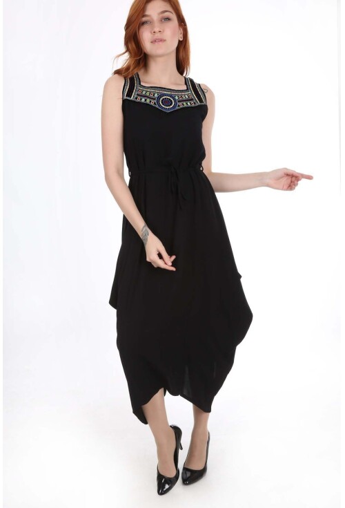 1512 Dress With Embroidered Front