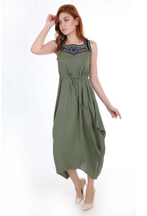 1512 Önü Nakışlı Elbise