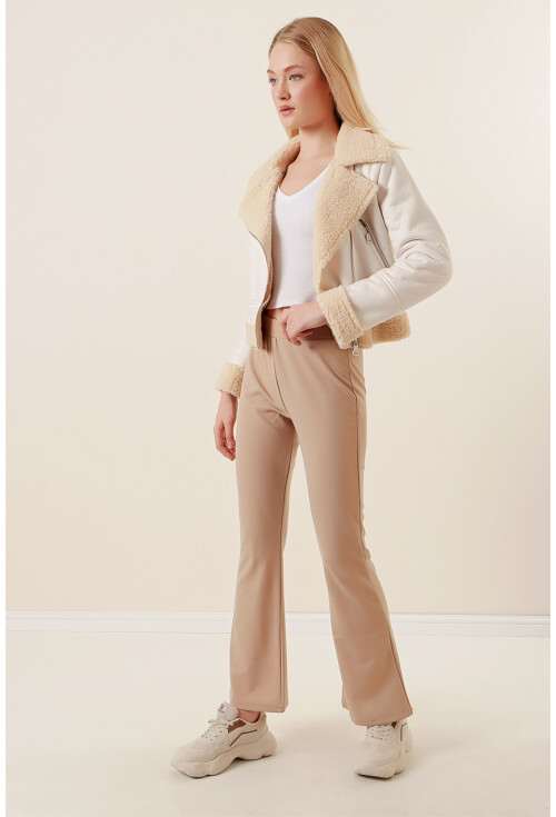 10220 Flared Leggings