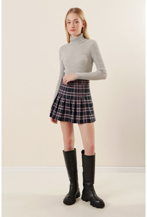 10311 Turtleneck Knit Sweater