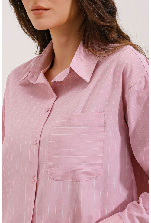20217 Cep Detaylı Çizgili Oversize Gömlek