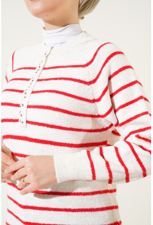 15808 Sweater With Buttons