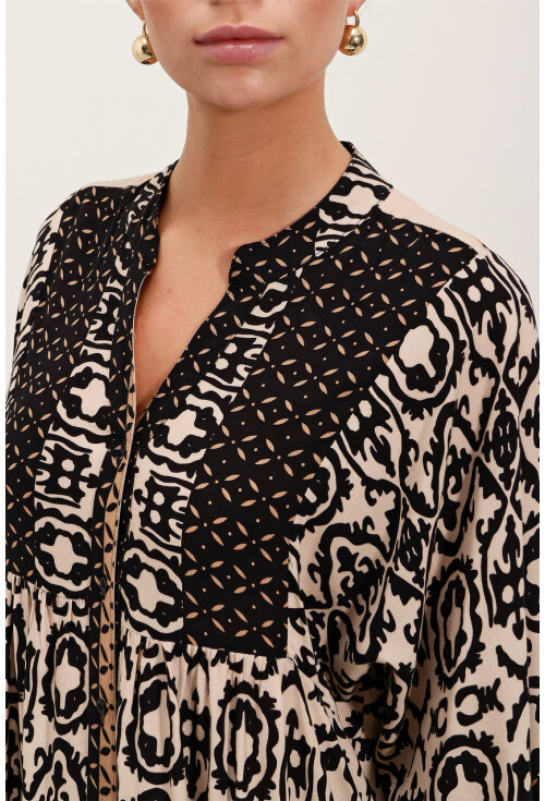 2423 Otantik Desenli Elbise