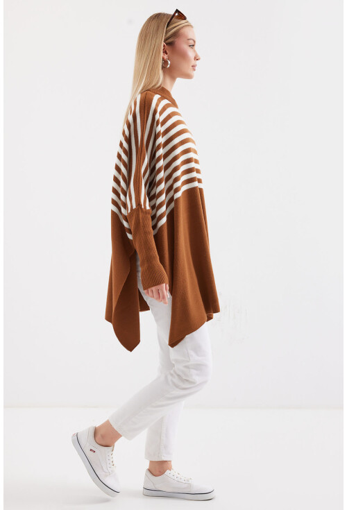 15783 Yırtmaçlı Panço Kazak