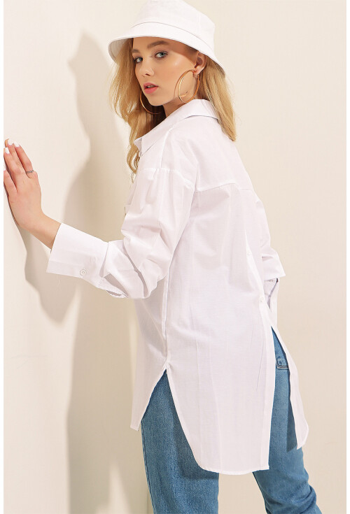 3952 Button-Back Boyfriend Shirt