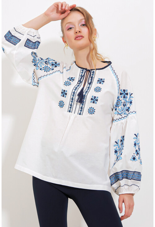 Womens Embroidered Linen Blouse 902