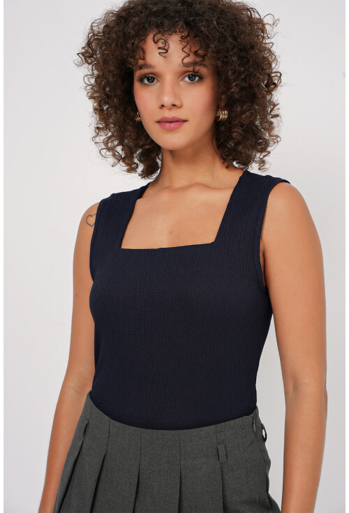 0476 Sıfır Kol Örme Bluz