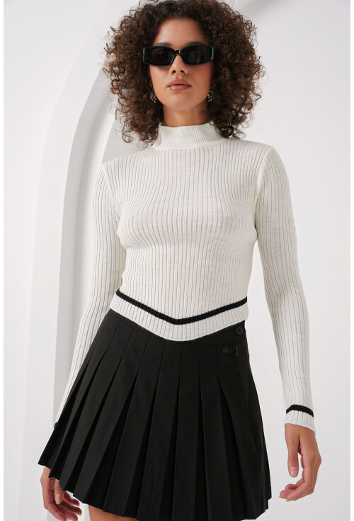 15897 Balıkçı Yaka Triko Kazak