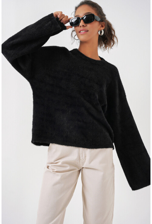 15915 Yumuşak Dokulu Triko Kazak