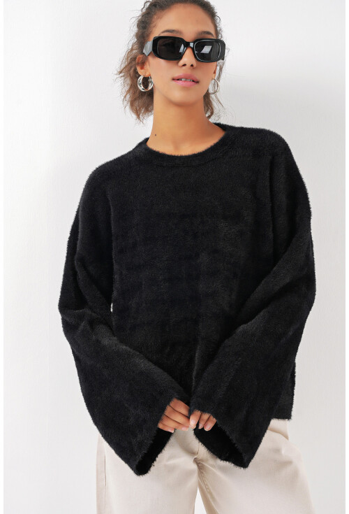 15915 Yumuşak Dokulu Triko Kazak