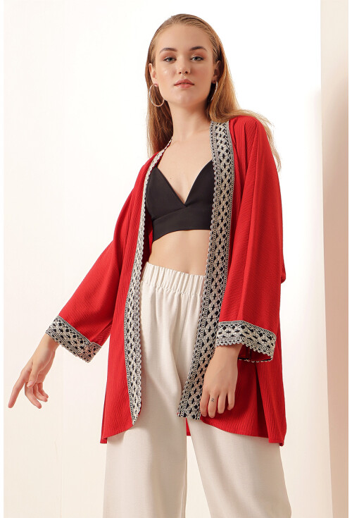05866 Embroidered Knit Kimono