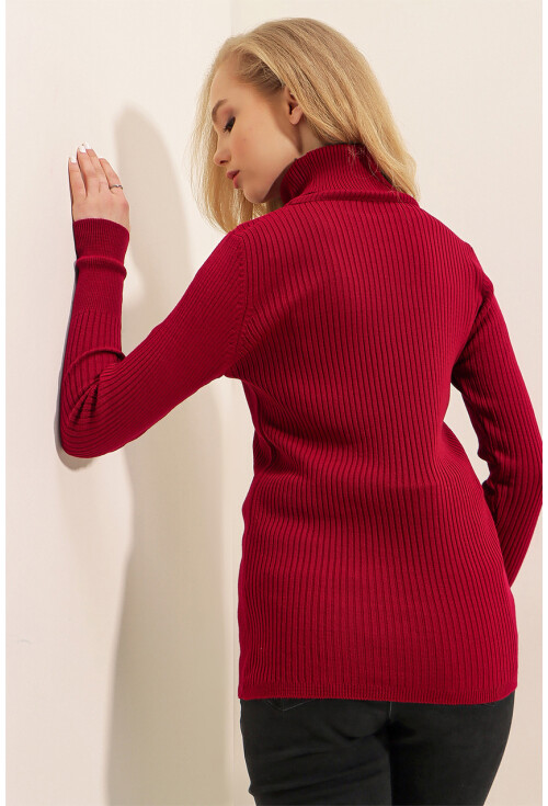 10311 Turtleneck Knit Sweater