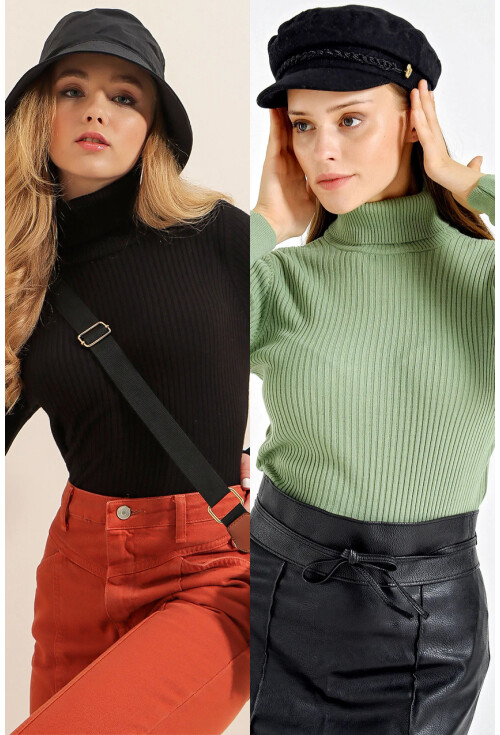 10311 Turtleneck Knit Sweater