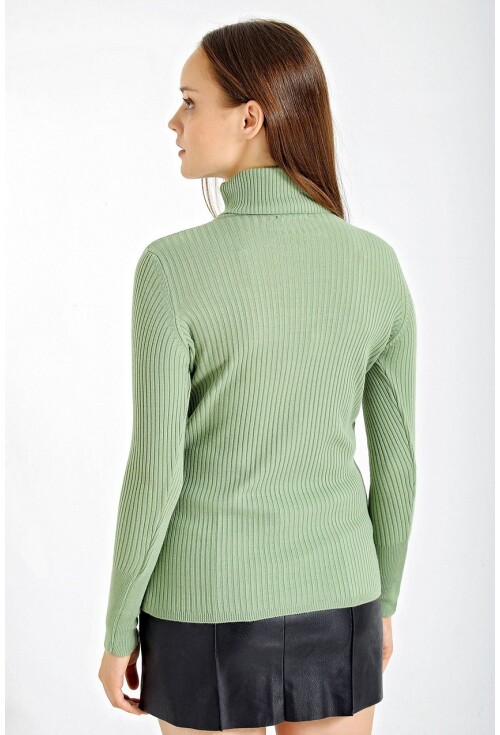 10311 Turtleneck Knit Sweater