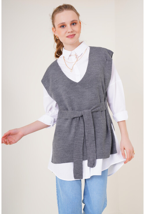 15760 Kuşaklı Triko Süveter