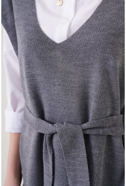 15760 Kuşaklı Triko Süveter