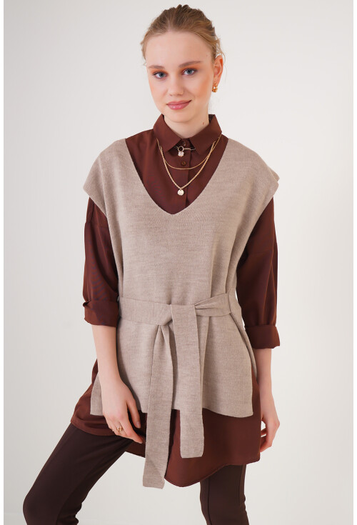 15760 Knit Vest With Belt