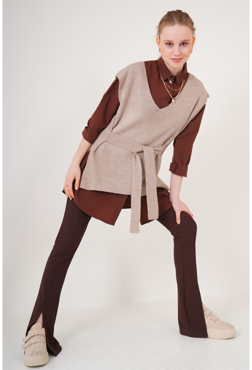 15760 Knit Vest With Belt