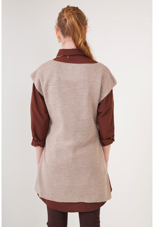 15760 Knit Vest With Belt