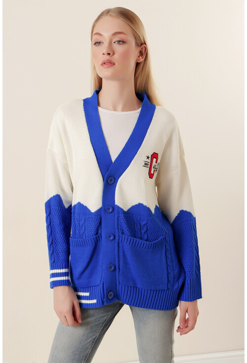 15788 Oversize Nakışlı Hırka