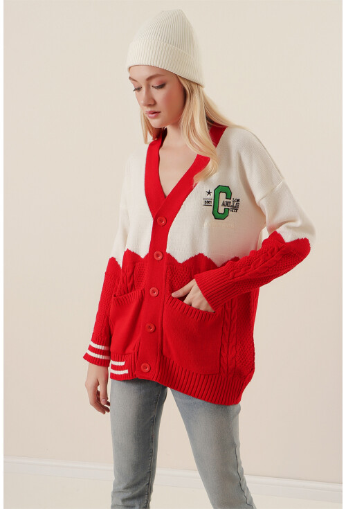 15788 Oversize Nakışlı Hırka