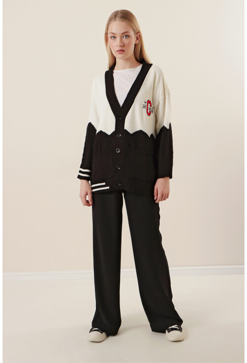 15788 Oversize Nakışlı Hırka