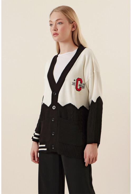 15788 Oversize Nakışlı Hırka