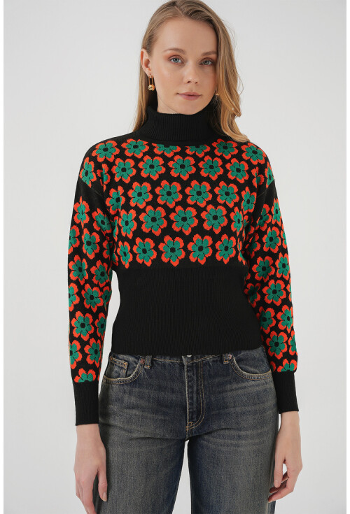 15801 Boğazlı Desenli Crop Kazak