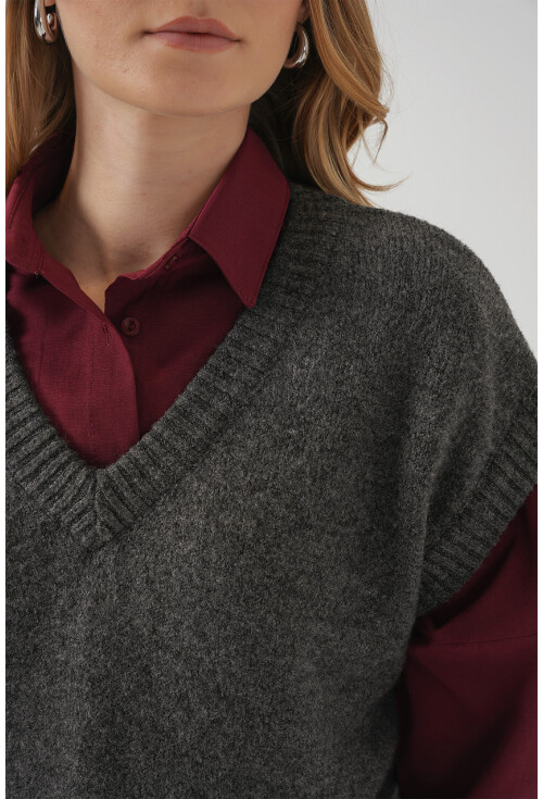 15914 V Yaka Triko Süveter