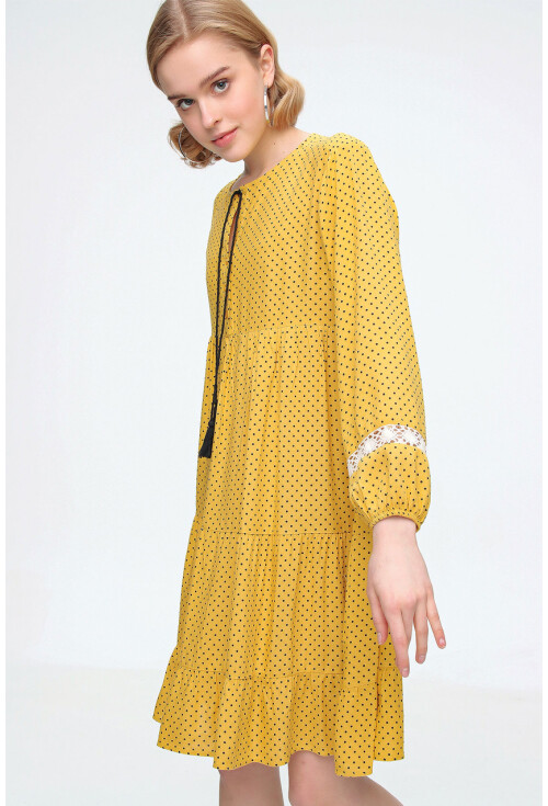 1637 Dantel Detaylı Volanlı Tunik