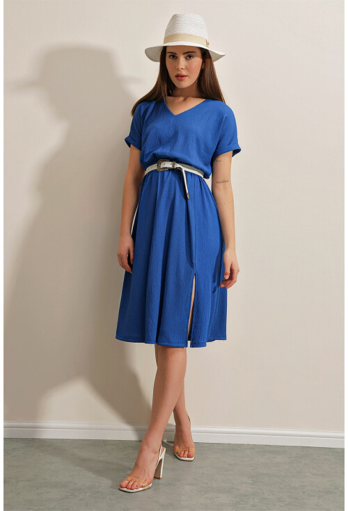 2378 V Yaka Yırtmaçlı Örme Elbise