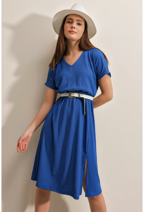 2378 V Yaka Yırtmaçlı Örme Elbise