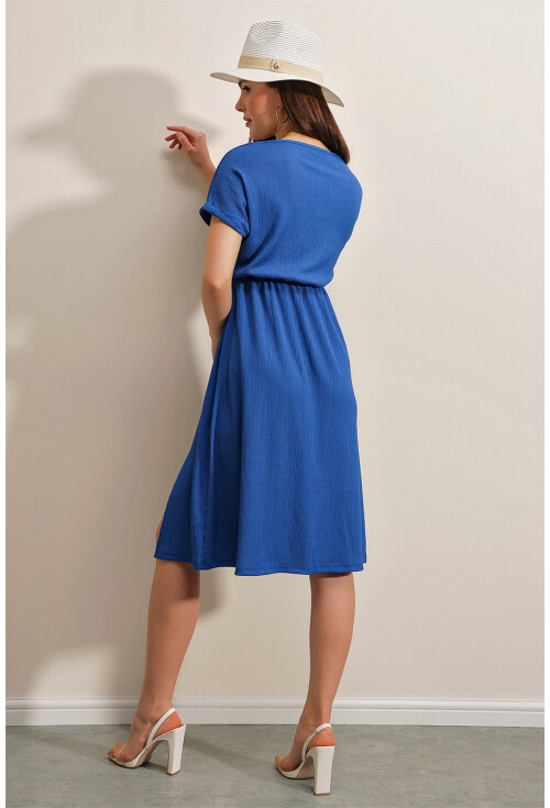 2378 V Yaka Yırtmaçlı Örme Elbise