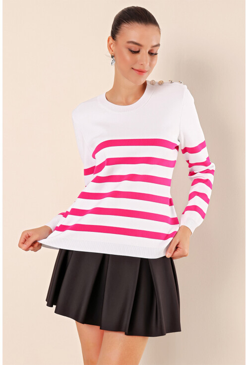 15820 Düğme Detay Çizgili Kazak