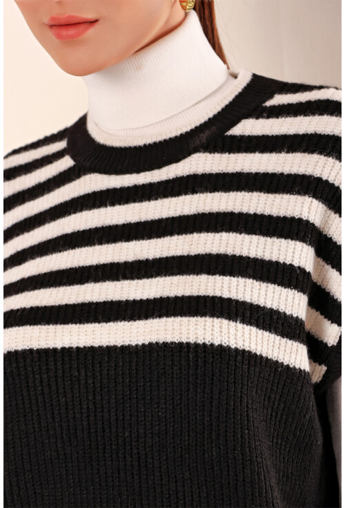 15830 Çizgili Triko Süveter