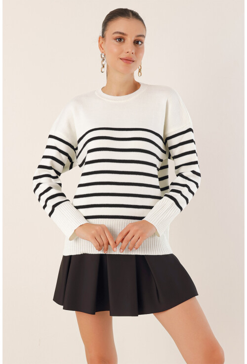 15832 Striped Oversized Knit Sweater