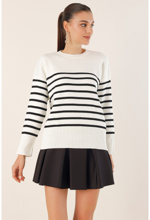 15832 Striped Oversized Knit Sweater