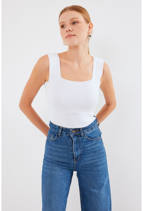 15878 Strappy Top Blouse