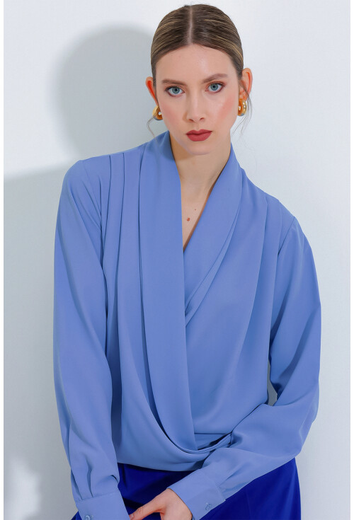 0492 Anvelop Yaka Dökümlü Bluz